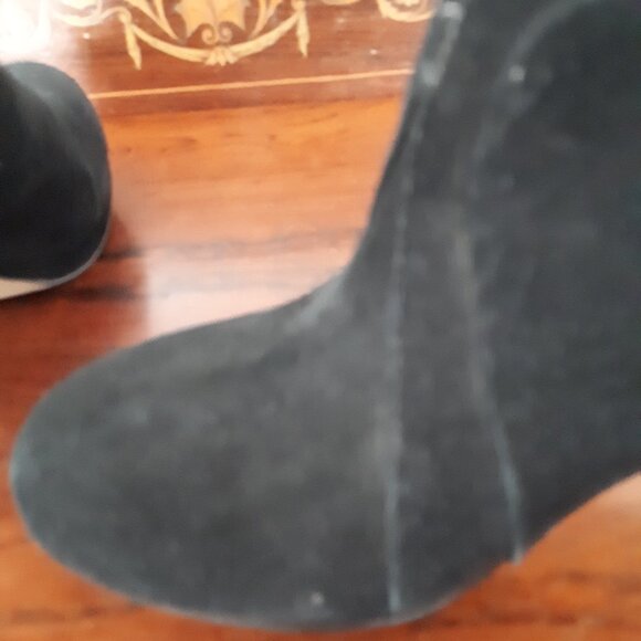 Beautiful Black Suede High Heeled Booties by Clarks - Size 7 - Picture 4 of 6